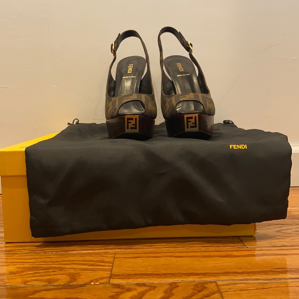 Fendi open toe shoes